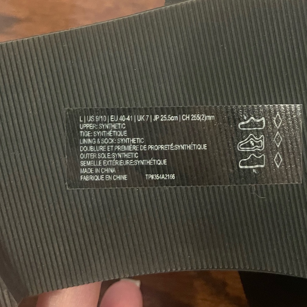 Hollister Classic Black Slides - Like New condition - Picture 4 of 4